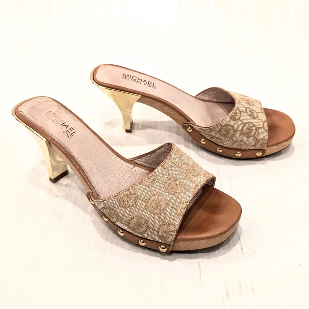 MICHAEL KORS monogrammed strap studded wooden clog heeled sandals size 9
